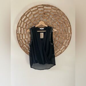 Pitaya Black Sleeveless Top
